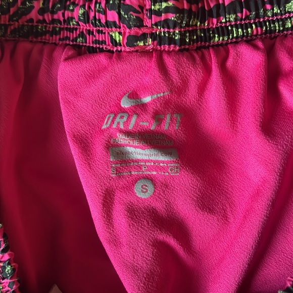 Nike shorts - Picture 2 of 4